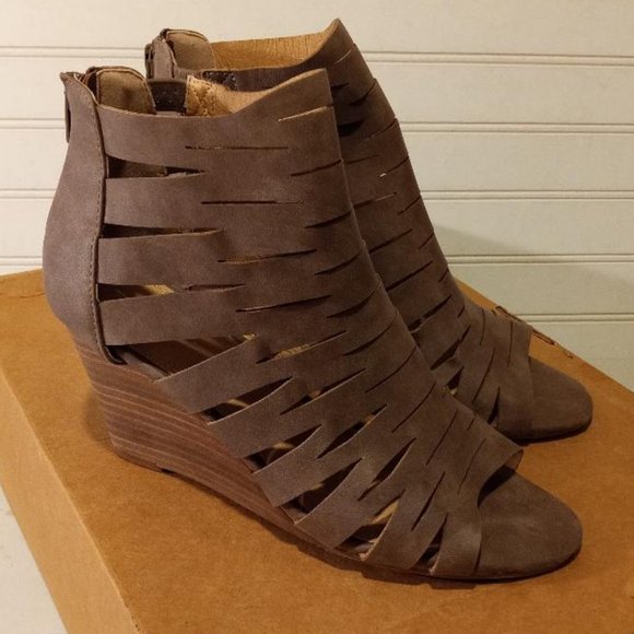 Brand New Women's Report Wedge Sandals Size 8 Taupe - Picture 1 of 5